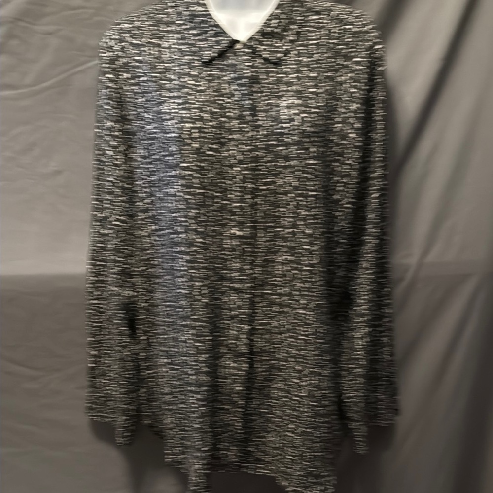 Women’s  massino Black and White Patterned Long Sleeve Shirt